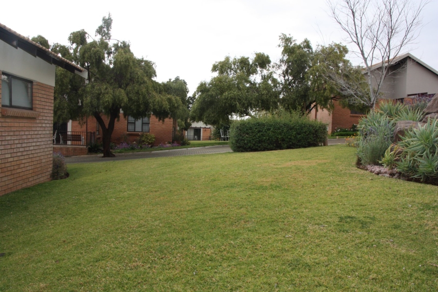 2 Bedroom Property for Sale in Langenhovenpark Free State